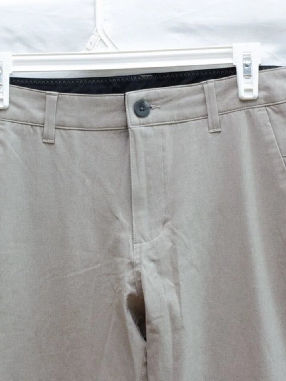 Vuori Pants Men's 28x28 Beige Aim Performance Stretch Travel City Golf Chino